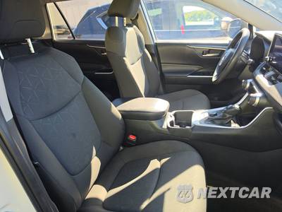 2025 Toyota RAV4 Hybrid XLE - zdjęcie 8 z 25 - miniatura