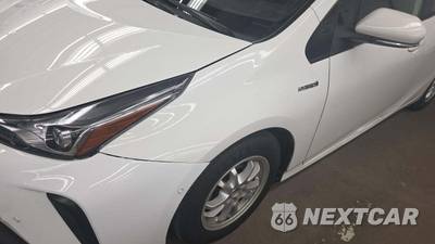2022 Toyota Prius LE - zdjęcie 33 z 41 - miniatura