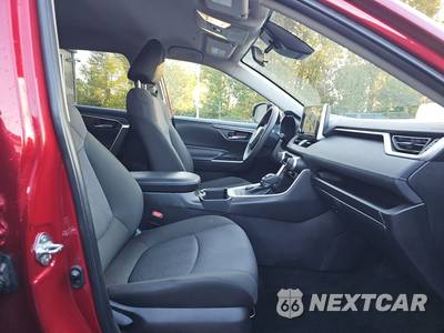 2025 Toyota RAV4 Hybrid XLE - zdjęcie 8 z 27 - miniatura