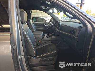 2025 Chevrolet Suburban Premier 1LZ - zdjęcie 8 z 26 - miniatura