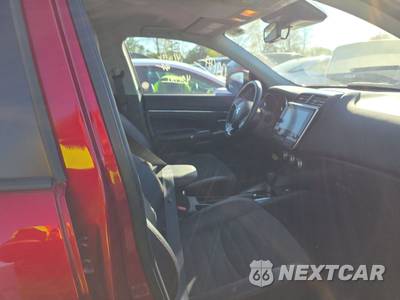 2025 Mitsubishi Outlander Sport 2.0 SE - zdjęcie 8 z 26 - miniatura