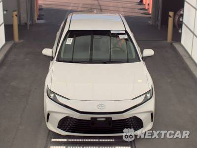 2025 Toyota Camry LE - zdjęcie 2 z 24 - miniatura