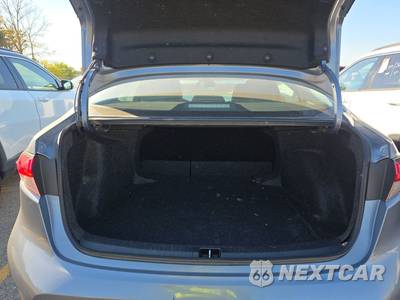 2025 Toyota Corolla LE Sedan - zdjęcie 16 z 32 - miniatura