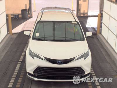2024 Toyota Sienna LE 8-Passenger 120.5" WB - zdjęcie 2 z 30 - miniatura