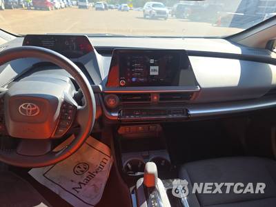 2026 Toyota Prius LE - zdjęcie 11 z 22 - miniatura