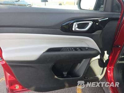 2025 Jeep Compass Limited - zdjęcie 9 z 33 - miniatura