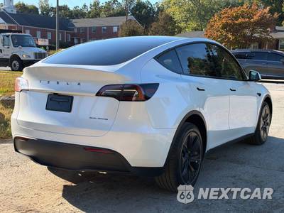 2024 Tesla Model Y Long Range - zdjęcie 5 z 17 - miniatura