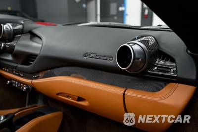 2021 Ferrari F8 Spider Convertible - zdjęcie 33 z 50 - miniatura