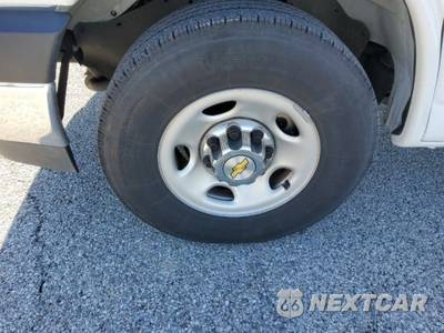 2025 Chevrolet Express 3500 Passenger Van LT 1LT 155.1" WB - zdjęcie 3 z 30 - miniatura