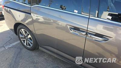 2016 Honda Odyssey Touring 118.1" WB - zdjęcie 27 z 29 - miniatura