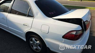 2000 Honda Accord Sedan EX w/Leather - zdjęcie 31 z 32 - miniatura