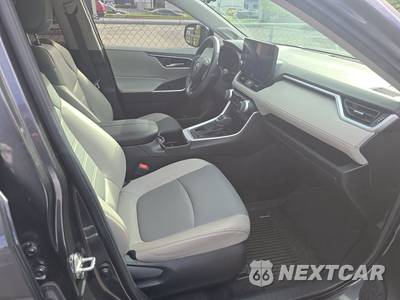 2024 Toyota RAV4 XLE Premium - zdjęcie 8 z 23 - miniatura