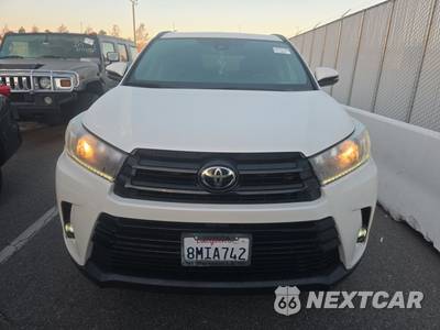 2019 Toyota Highlander SE - zdjęcie 2 z 23 - miniatura