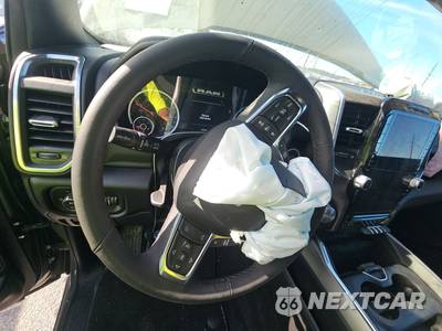 2026 Ram 1500 Laramie Crew Cab Short Bed - zdjęcie 10 z 23 - miniatura