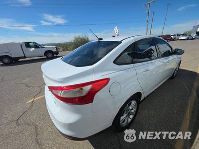 2014 Ford Focus SE Sedan - zdjęcie 4 z 28 - miniatura