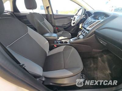 2014 Ford Focus SE Sedan - zdjęcie 8 z 28 - miniatura