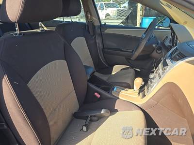 2011 Chevrolet Malibu LS 1LS - zdjęcie 8 z 58 - miniatura