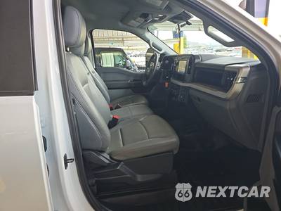 2026 Ford Super Duty F-250 XL Crew Cab Medium Bed - zdjęcie 8 z 29 - miniatura