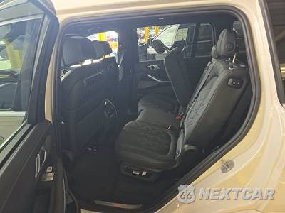 2024 BMW X7 Sports Activity Vehicle xDrive40i - zdjęcie 13 z 44 - miniatura