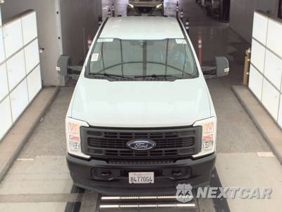 2026 Ford Super Duty F-250 XL Crew Cab Medium Bed - zdjęcie 2 z 29 - miniatura