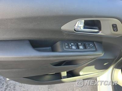 2027 Chrysler Pacifica Select 121.6" WB - zdjęcie 9 z 31 - miniatura
