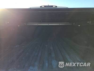 2023 Nissan TITAN SV Crew Cab Short Bed - zdjęcie 16 z 29 - miniatura