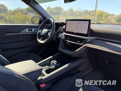 2026 Ford Explorer ST - zdjęcie 21 z 33 - miniatura