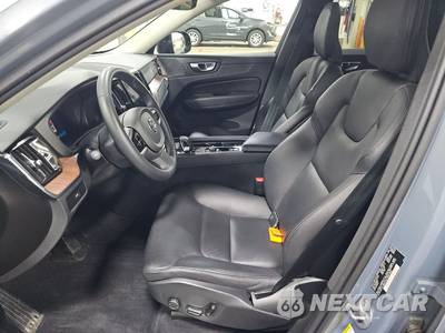 2024 Volvo XC60 B5 Plus Dark Theme - zdjęcie 7 z 37 - miniatura