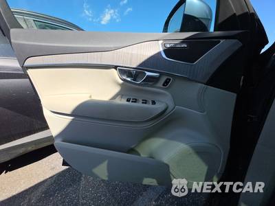 2025 Volvo XC90 Plus 6-Passenger - zdjęcie 9 z 33 - miniatura