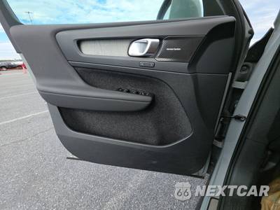2024 Volvo XC40 B5 Plus Bright Theme - zdjęcie 9 z 46 - miniatura