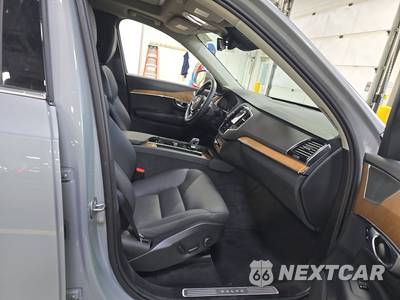 2024 Volvo XC90 B6 Plus Bright Theme 6-Passenger - zdjęcie 8 z 29 - miniatura