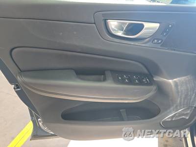 2024 Volvo XC60 B5 Core Dark Theme - zdjęcie 9 z 34 - miniatura