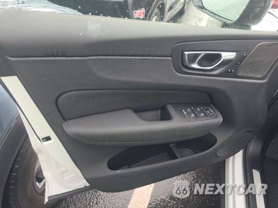 2026 Volvo XC60 B5 Plus - zdjęcie 9 z 28 - miniatura