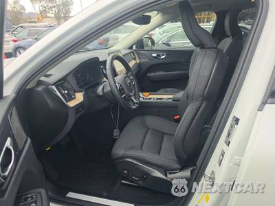 2026 Volvo XC60 B5 Plus - zdjęcie 7 z 28 - miniatura