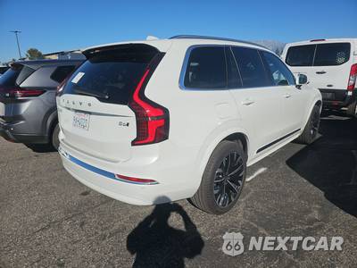 2026 Volvo XC90 B6 Plus 7-Passenger - zdjęcie 4 z 36 - miniatura