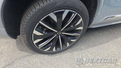 2026 Volvo XC90 B6 Plus 7-Passenger - zdjęcie 29 z 31 - miniatura