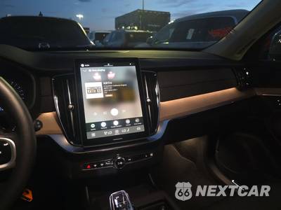 2026 Volvo XC90 B6 Plus 7-Passenger - zdjęcie 11 z 36 - miniatura