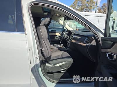 2026 Volvo XC90 B6 Plus 7-Passenger - zdjęcie 8 z 37 - miniatura