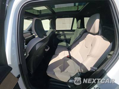 2026 Volvo XC90 B6 Plus 7-Passenger - zdjęcie 13 z 39 - miniatura