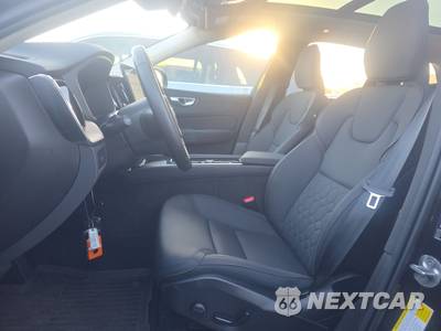 2026 Volvo XC60 B5 Plus - zdjęcie 7 z 35 - miniatura