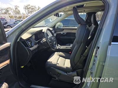 2026 Volvo XC90 B6 Plus 7-Passenger - zdjęcie 7 z 37 - miniatura