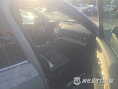 2026 Volvo XC90 B6 Plus 7-Passenger - zdjęcie 8 z 33 - miniatura