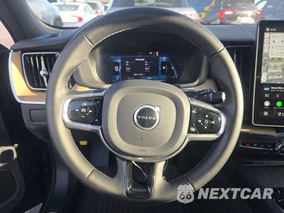 2026 Volvo XC60 B5 Plus - zdjęcie 10 z 37 - miniatura