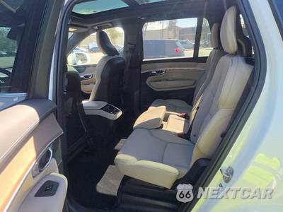 2026 Volvo XC90 B6 Plus 7-Passenger - zdjęcie 13 z 36 - miniatura