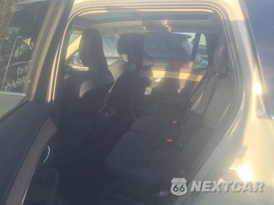 2026 Volvo XC90 B6 Plus 7-Passenger - zdjęcie 13 z 33 - miniatura
