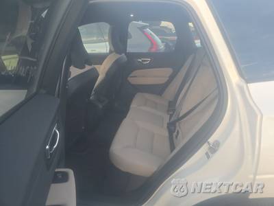 2026 Volvo XC60 B5 Plus - zdjęcie 13 z 30 - miniatura