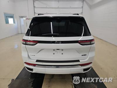 2022 Jeep Grand Cherokee Overland - zdjęcie 5 z 38 - miniatura