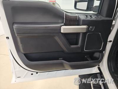 2021 Ford Super Duty F-250 Lariat Crew Cab Medium Bed - zdjęcie 9 z 25 - miniatura