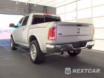 2018 Ram 1500 Laramie Crew Cab Short Bed - zdjęcie 6 z 28 - miniatura