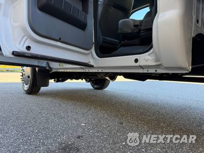 2015 Ford Super Duty F-550 Cab Chassis XL Crew Cab DRW - zdjęcie 35 z 71 - miniatura